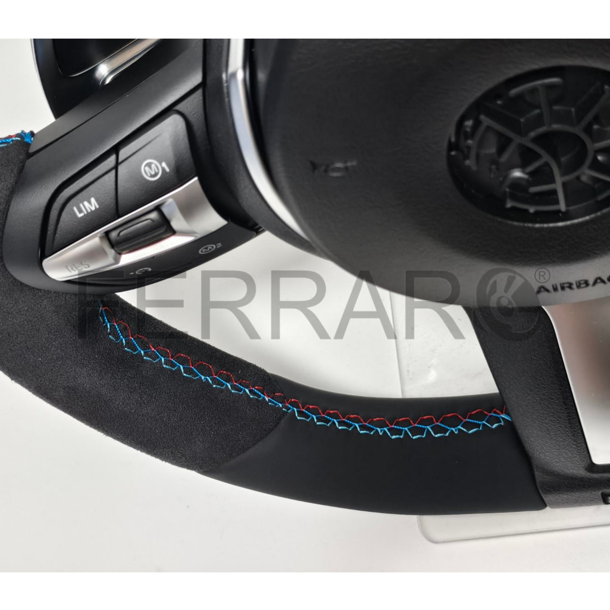 (PRENOTA) Volante per BMW, Pelle Nera, Etichetta Blu, Cromatura, Filo Multicolore
