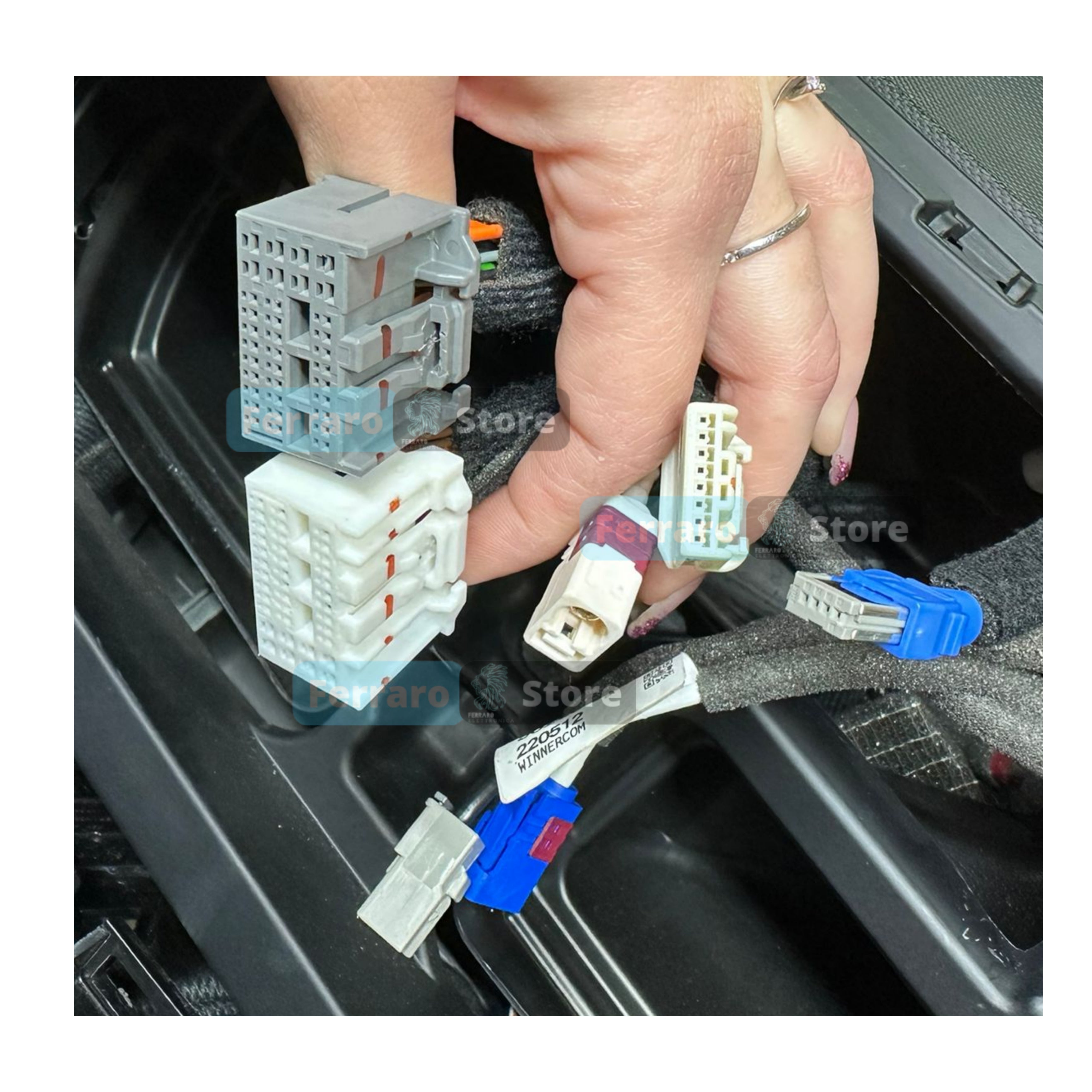 Kit Montaggio Autoradio 10.1"Pollici Hyundai i20 (Dal 2020>) Mascherina, Cablaggio per Autoradio Android