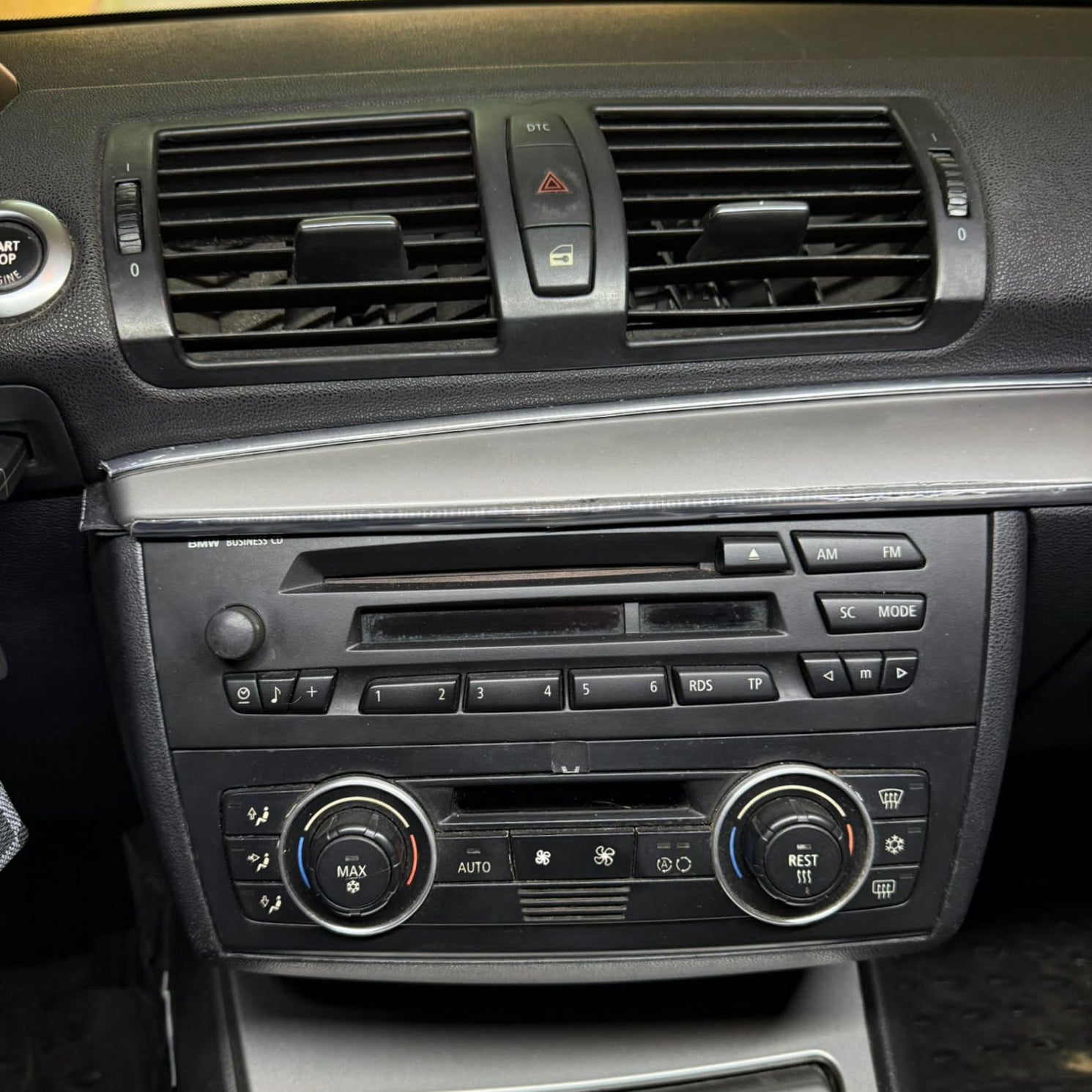 Kit Montaggio Autoradio 9"Pollici BMW Serie 1, E87 / E88 / E81 / E82 (2004-2011) Mascherina, Cablaggio Autoradio Android
