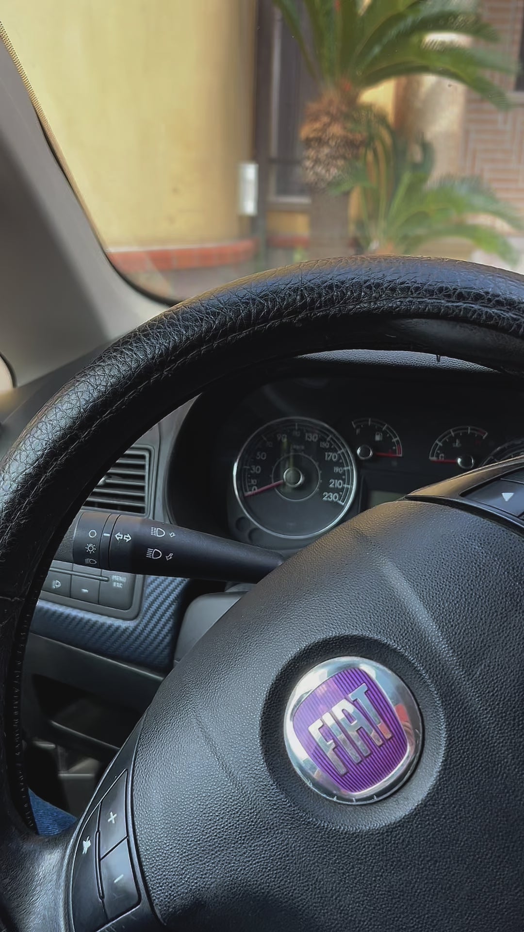 Monitor Universale 10.26"Pollici, Plug and Play, Car Play e Android Auto, Bluetooth, Radio, Aux, Dash Cam