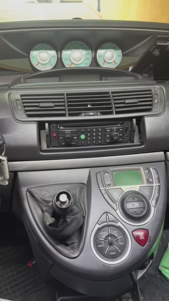Autoradio per Fiat Ulysse 5" | Bluetooth | Radio | USB | Navigatore | CarPlay e Android Auto Cablato