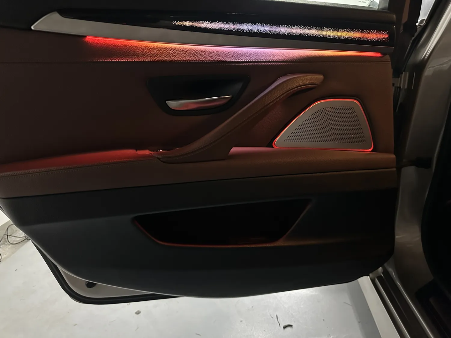 Ambient Light per BMW Serie 5 F10, F11 (2011-2017), 64 Colori RGB