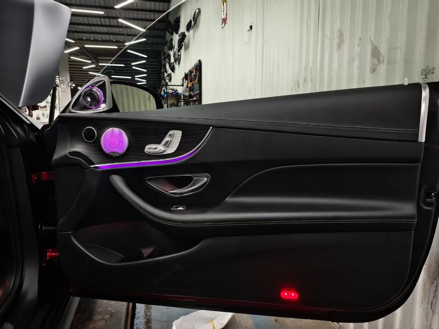 Ambient Light per Mercedes Classe E W238 (2016-2022), 64 Colori RGB