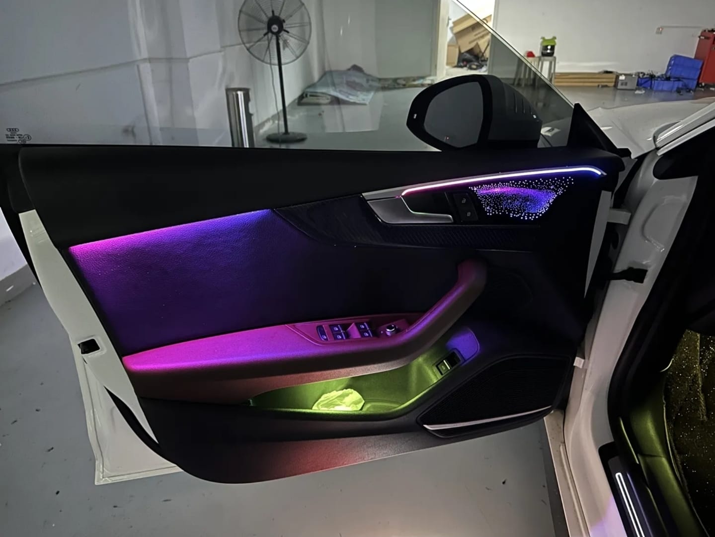 Ambient Light per Audi A4, A5, B9 (2017-2025), 64 Colori RGB