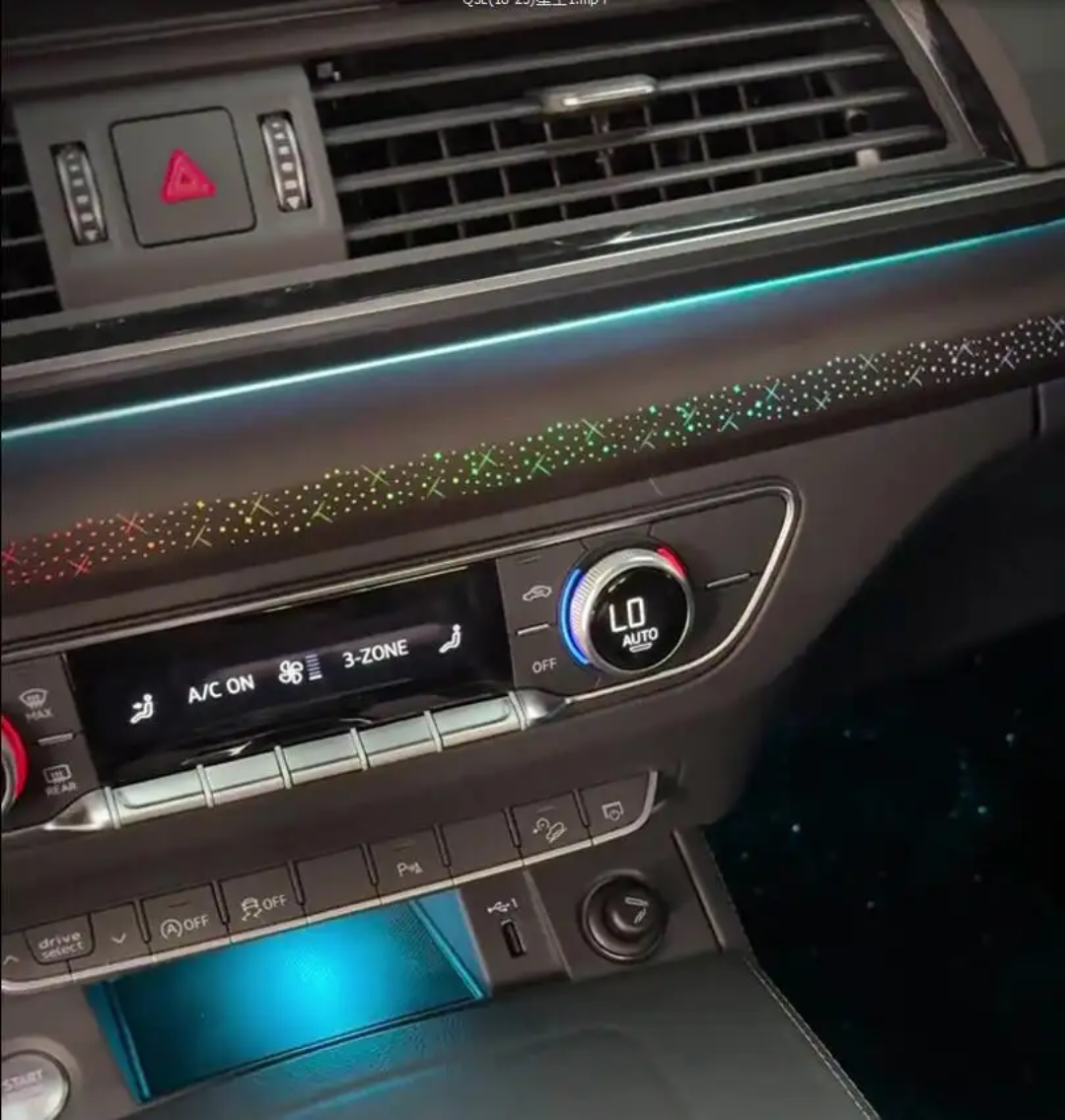 Ambient Light per Audi Q5 (2018-2025), 64 Colori RGB
