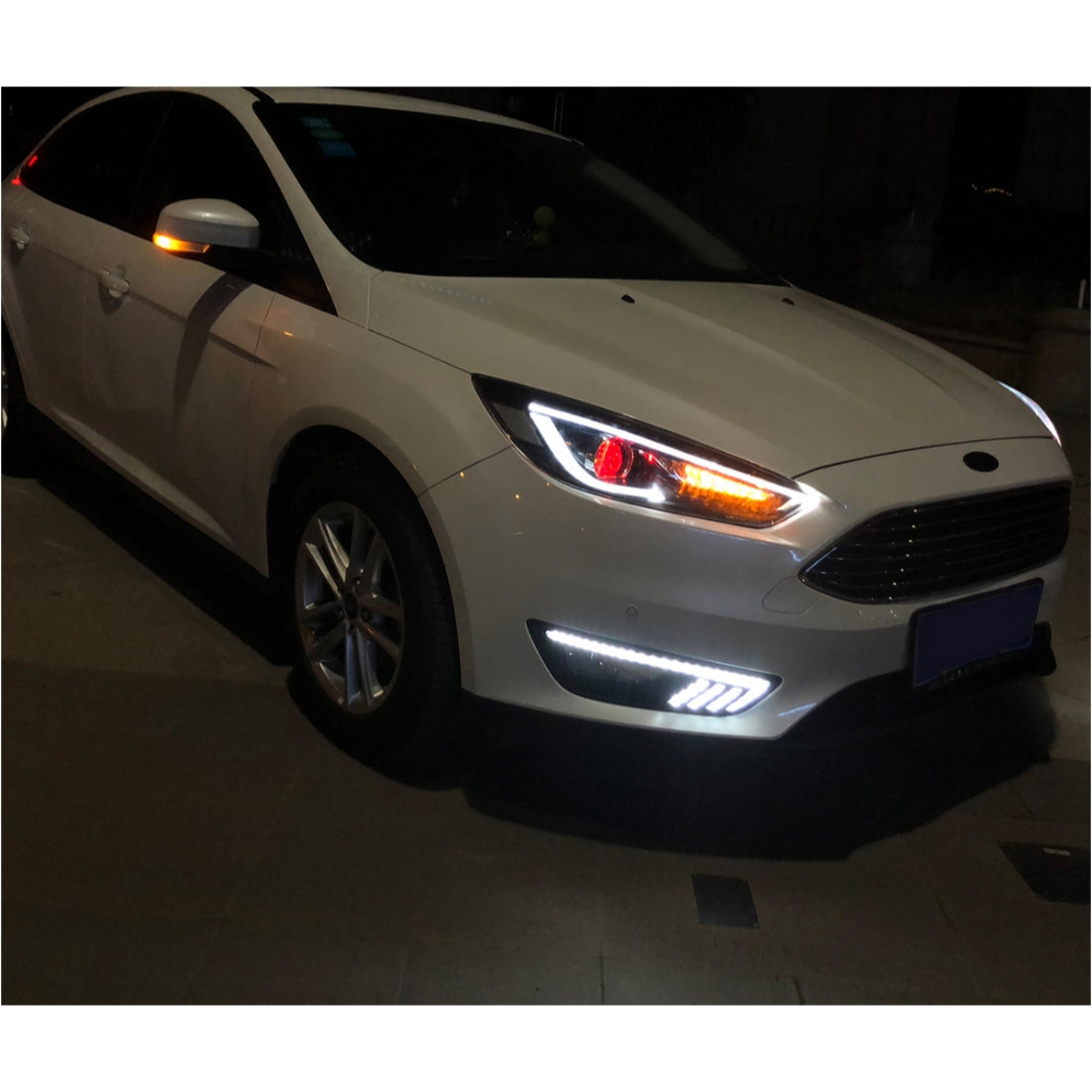 Fanali Anteriore Completo per Ford Focus 3ª Serie (2015-2018) a LED