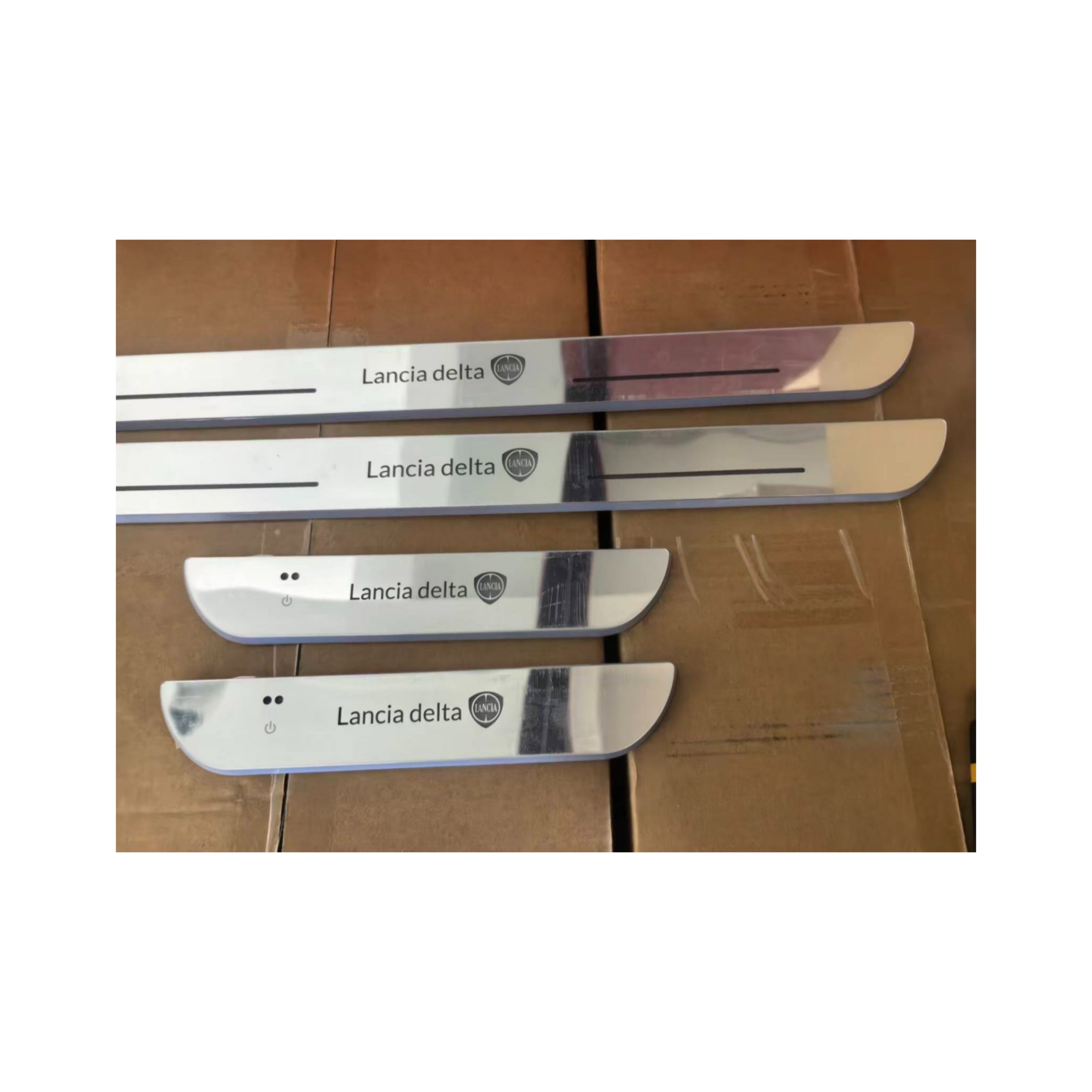 Kit Battitacco per Lancia Delta, LED, Senza Filo con Adesivo