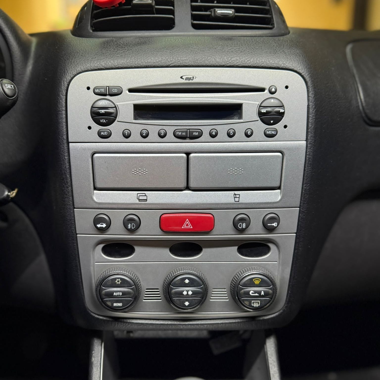 Autoradio per Alfa Romeo 147 7" Bluetooth, Radio, USB, CarPlay, Android Auto
