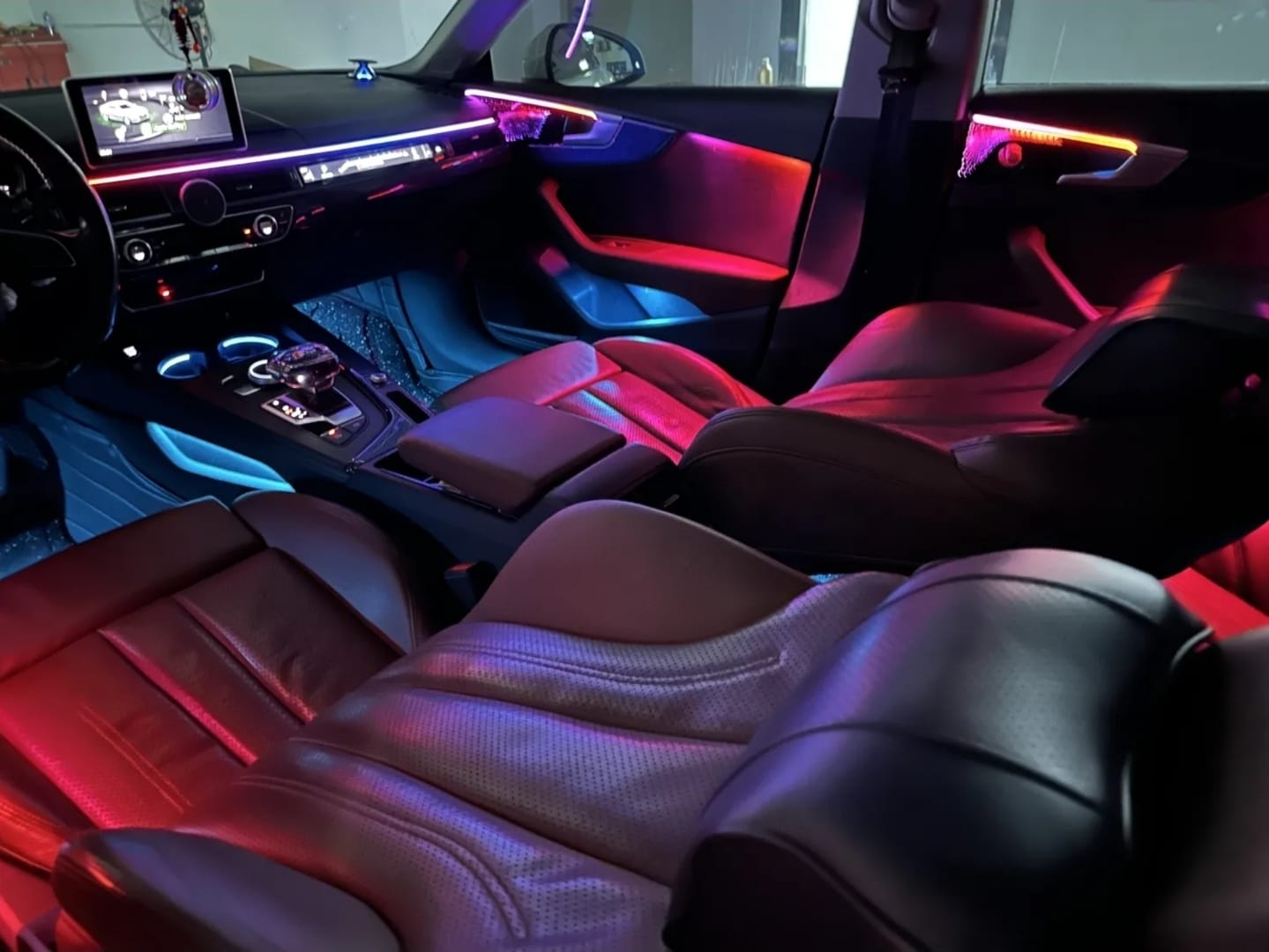 Ambient Light per Audi A4, A5, B9 (2017-2025), 64 Colori RGB