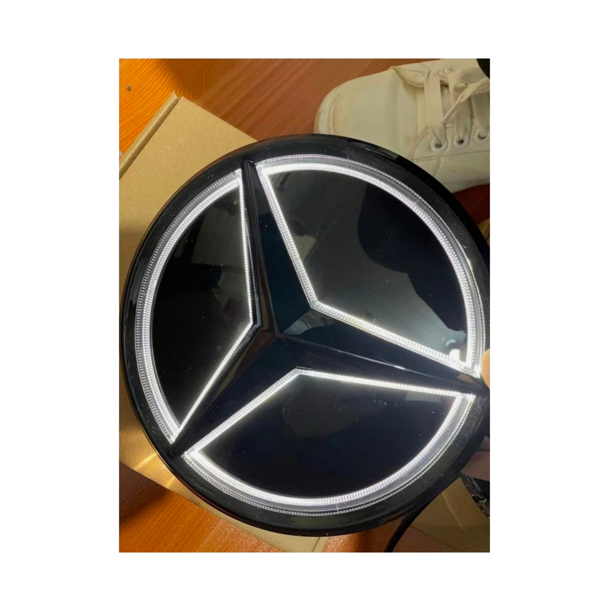 (PRENOTA) Emblema Stella Griglia Luminosa, Anteriore per Mercedes Benz Classe A, GLA, CLA (2018-2026)