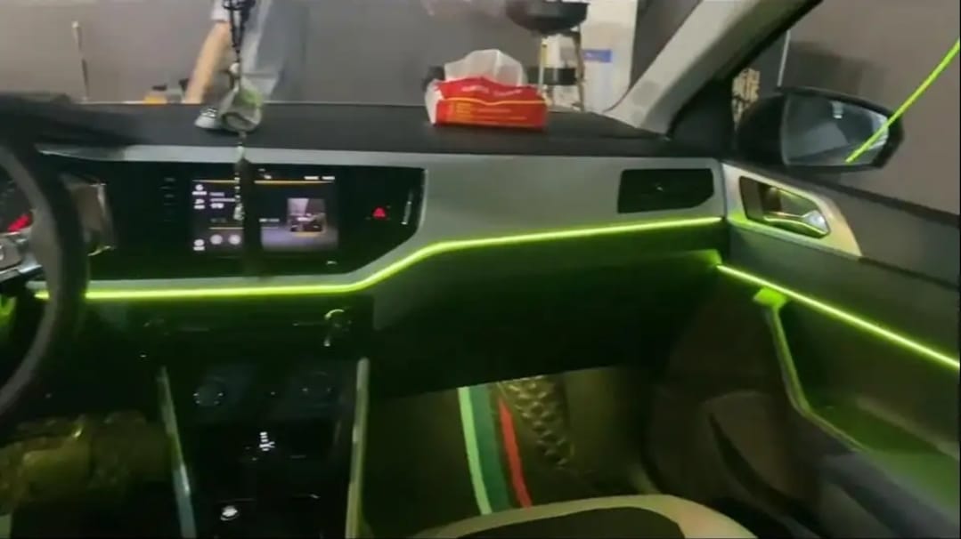 Ambient Light per Volkswagen Polo MK6 (2018>), 64 Colori RGB