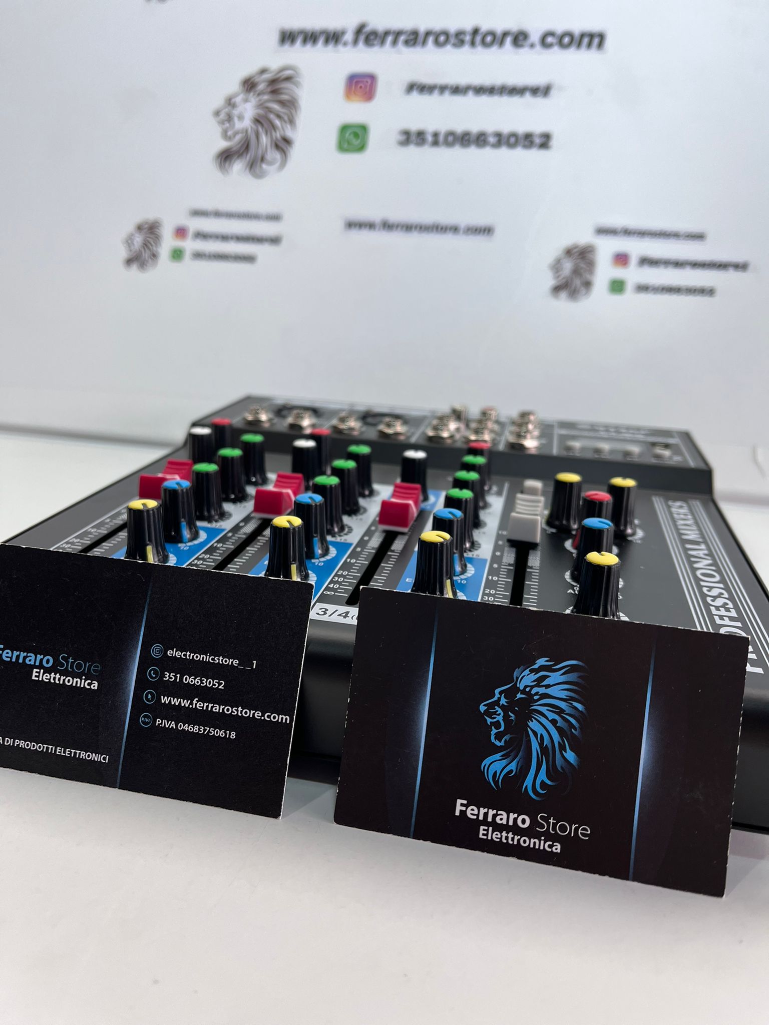 Table de Mixage Audio Professionnelle - 4 Canaux USB avec Echo-delay DJ Karaoke pianobar