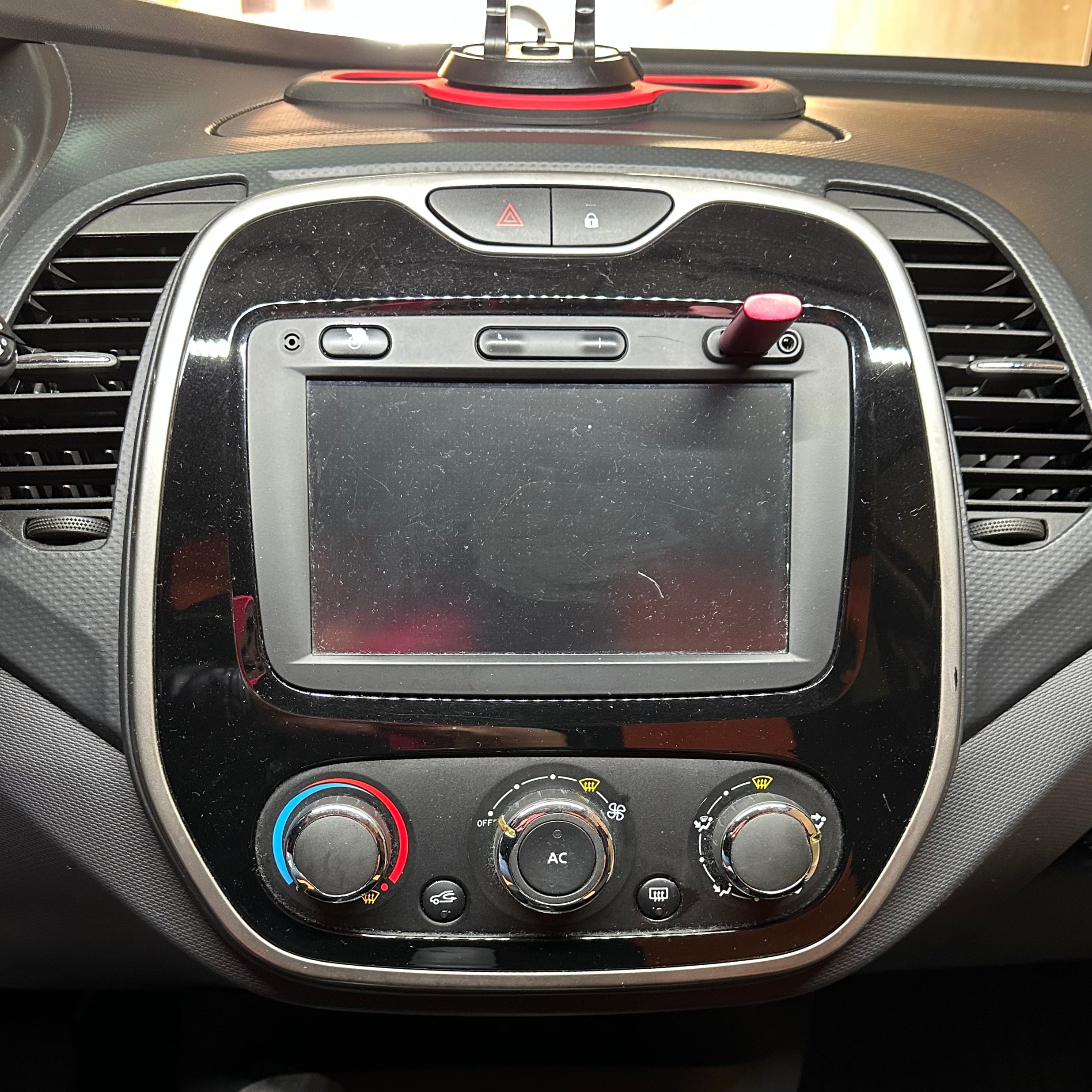 Autoradio per Renault Captur 9" | 2013-2019 | Android | Bluetooth | CarPlay | Android Auto | 2GB/4GB/6GB/8GB Ram