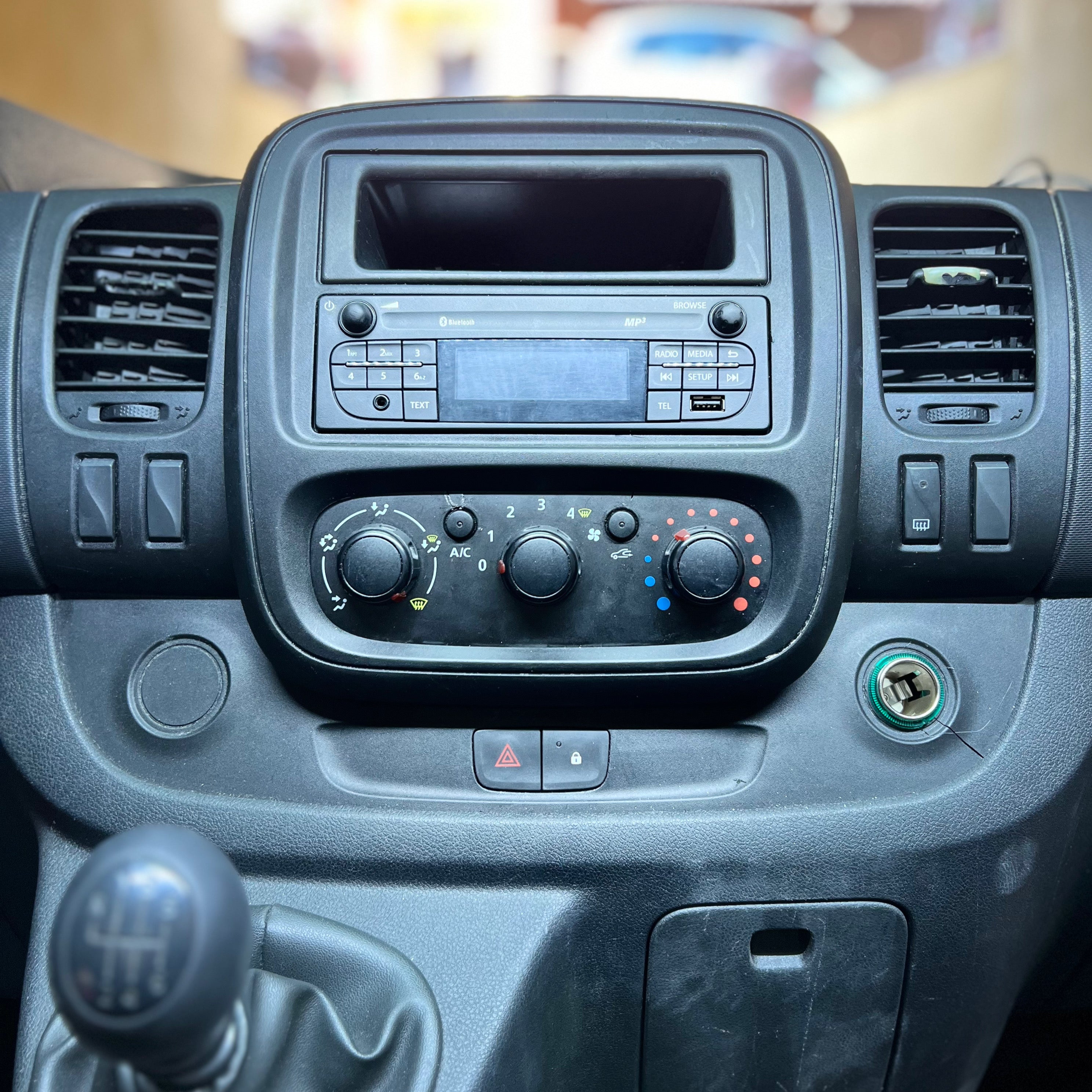 Autoradio per Renault Trafic 3 | NV300 | Talento | Vivaro | Express 10" | 2015-2019 | Android | Bluetooth | CarPlay | Android Auto | 4/64GB Ram