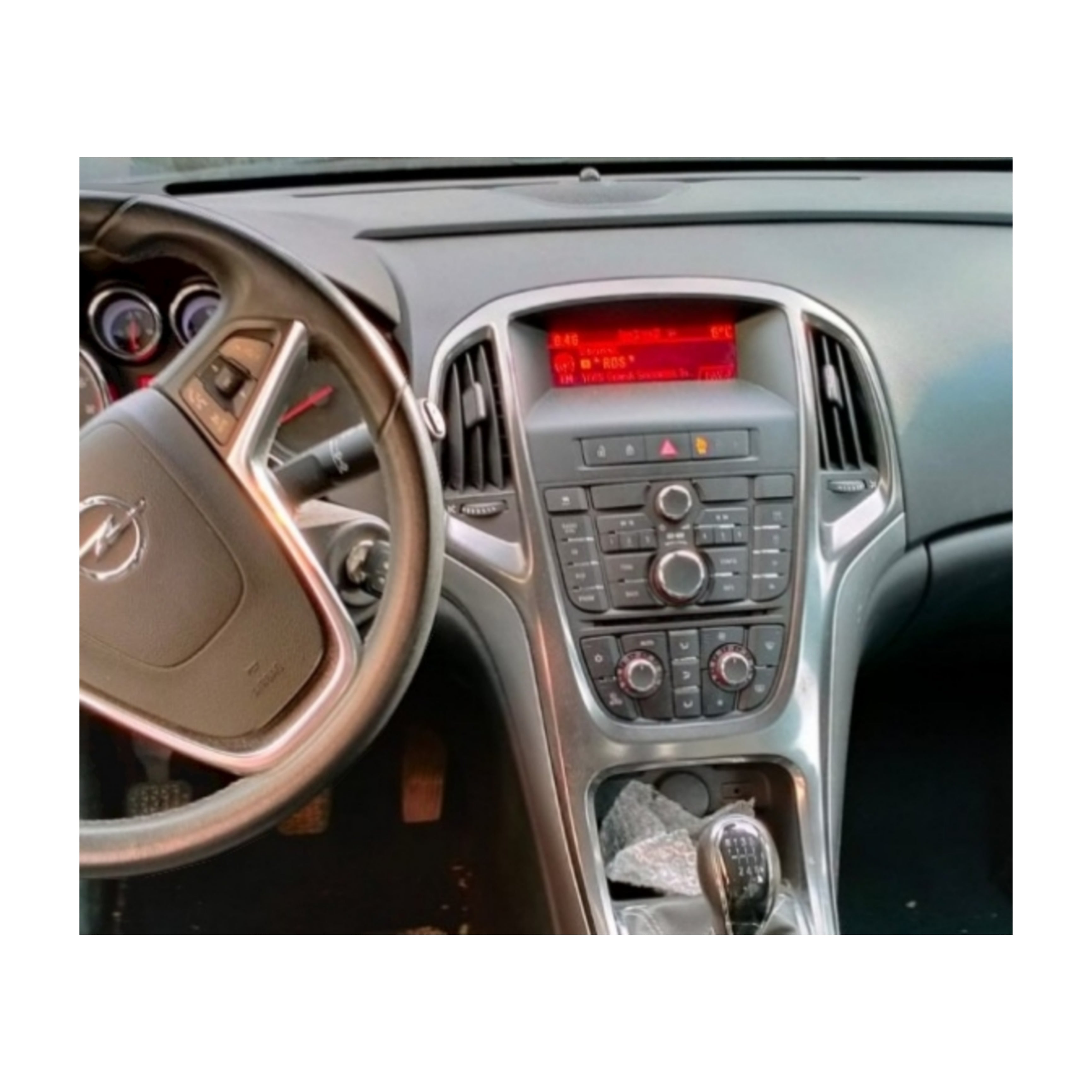 Autoradio per Opel Astra J 9.7" | 2009-2017 | Android | Bluetooth | CarPlay | Android Auto | Modello Tesla | 4GB/8GB Ram