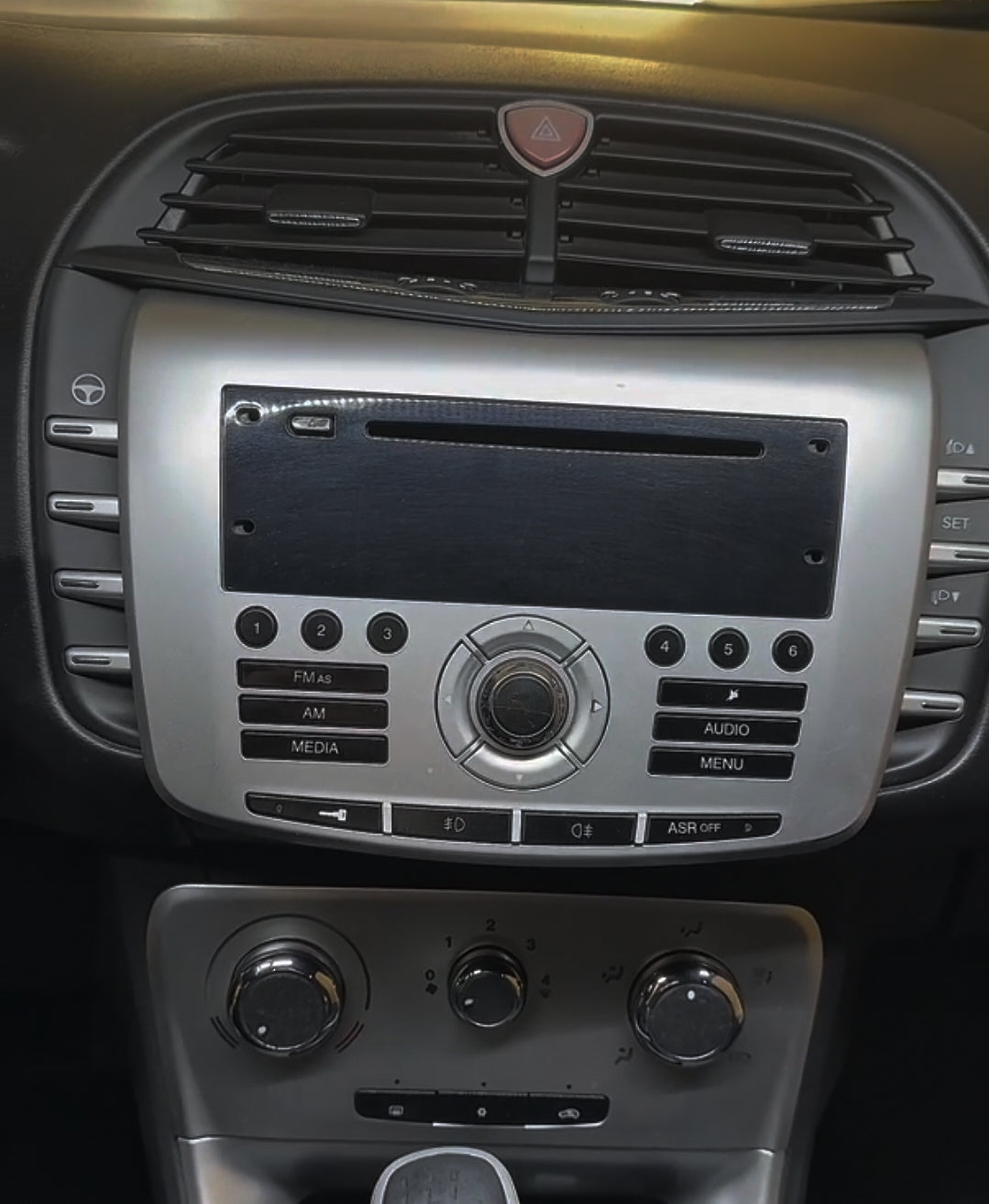 Autoradio per Lancia Delta [2009-2014] - 1Din, Schermo 5.5"Pollici, Bluetooth, Radio, USB, CarPlay & Android Auto Cablato