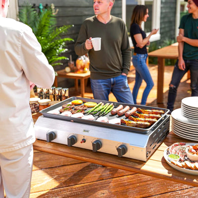 Outsunny Piastra Barbecue a Gas con 4 Bruciatori da 2.4kw e Piano Antiaderente, 77x44.5x19cm, Argento