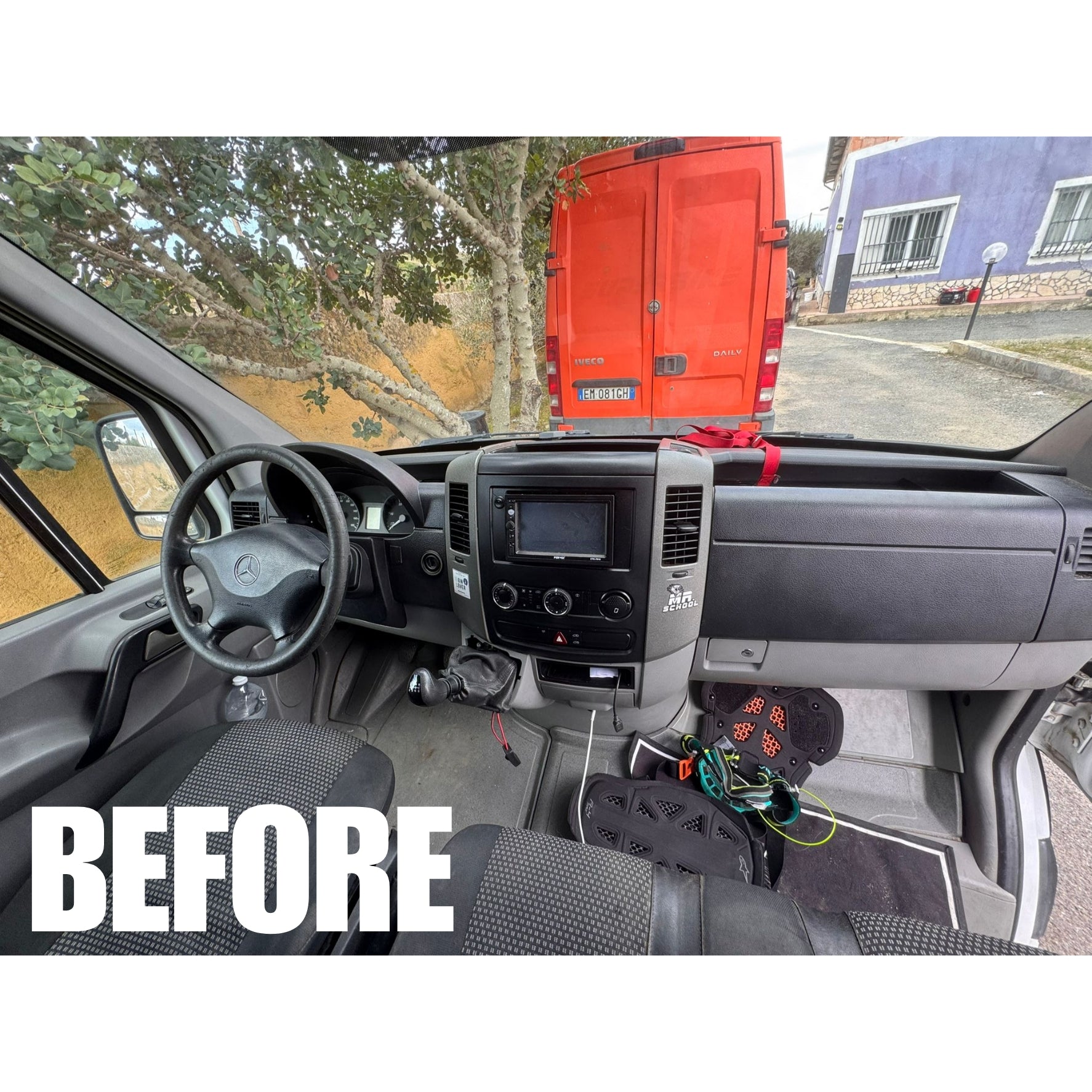 Autoradio per Mercedes Sprinter W906 (2006-2014) 7" | Android | Motorizzato | Bluetooth | CarPlay | Android Auto | 2/32GB Ram