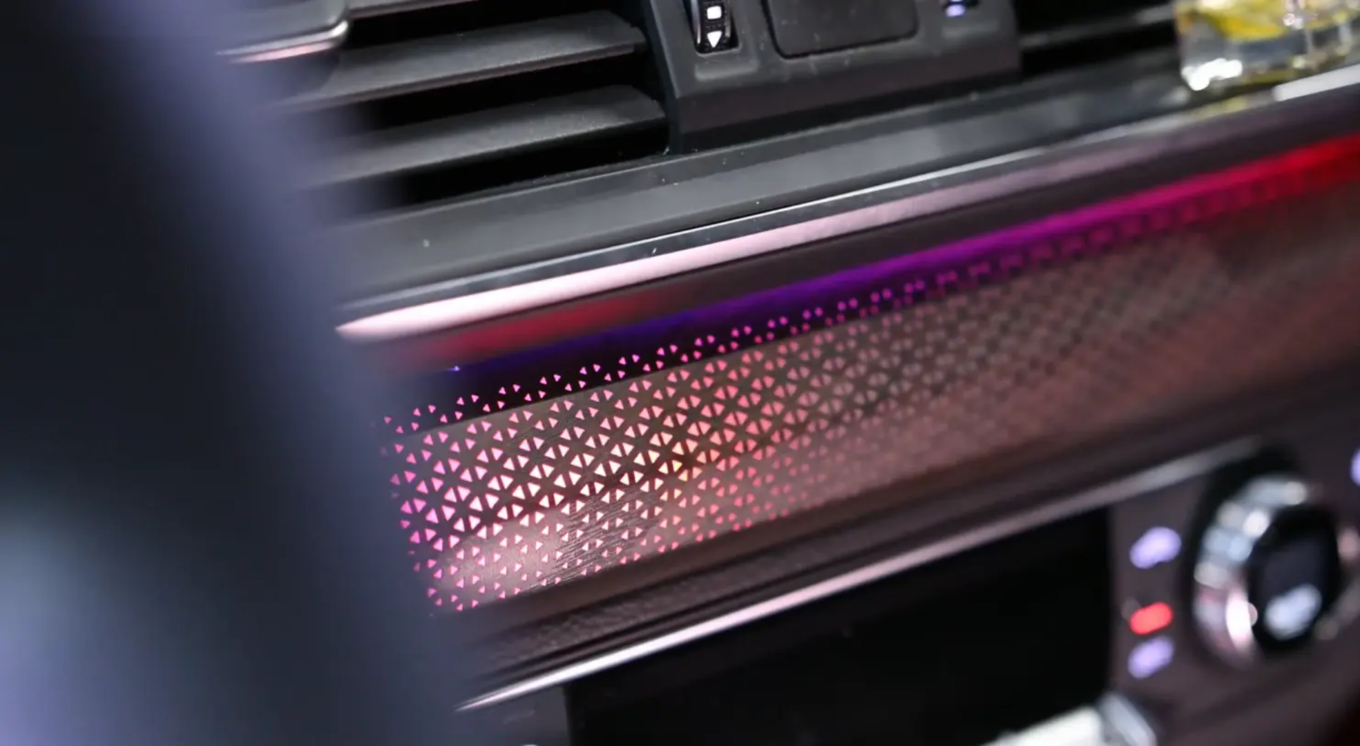 Ambient Light per Audi Q5 (2018-2025), 64 Colori RGB