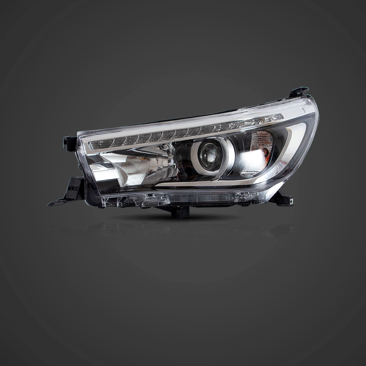 Fanali Anteriore Completo per Toyota Hilux SR5 (2015-2020) a LED