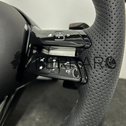 Volante per Mercedes, Nero Lucido, Logo Argento, Filo Nero, Perforato