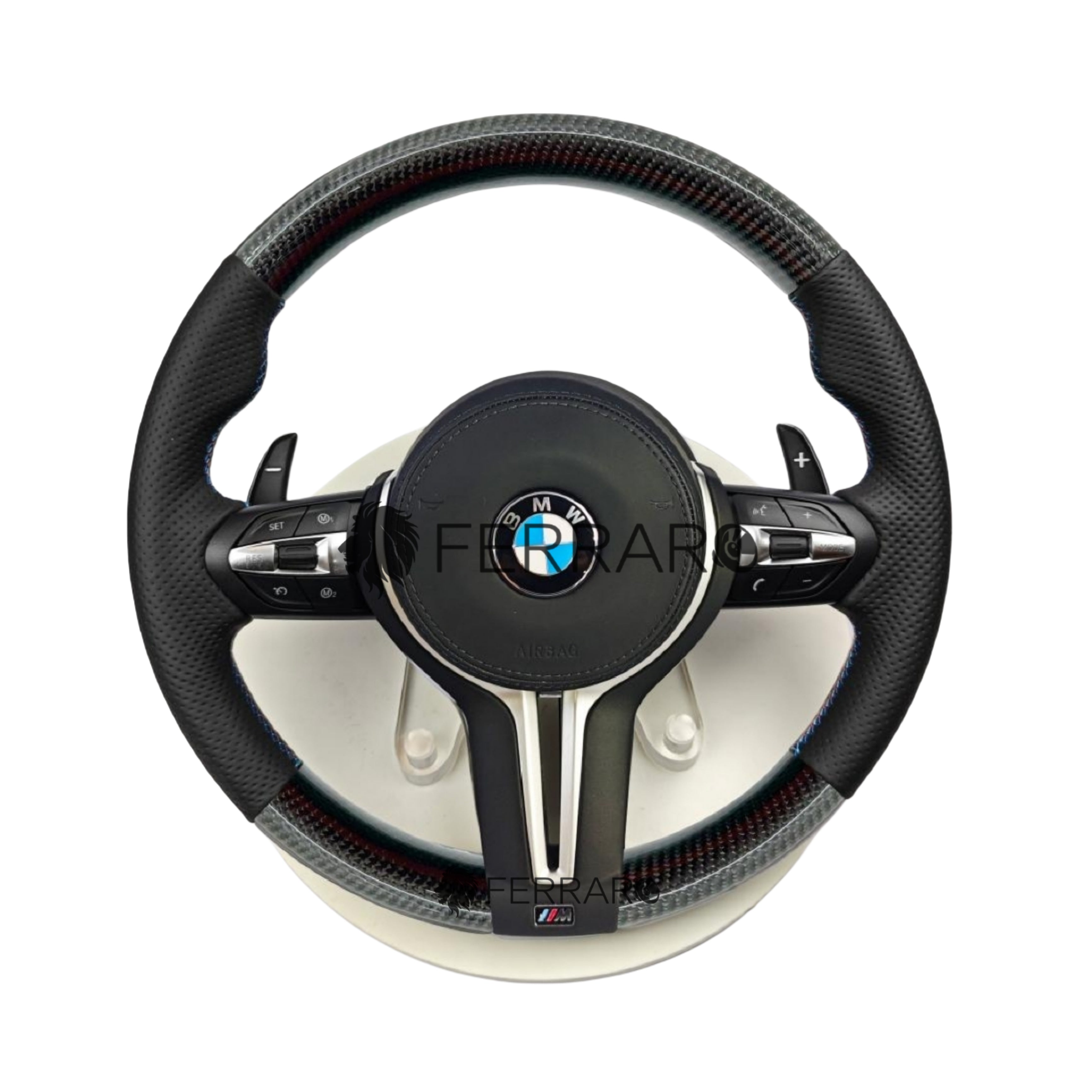 Volante per BMW, Carbonio Inclinato, Pelle Nera, Perforata, Linea Tricolore