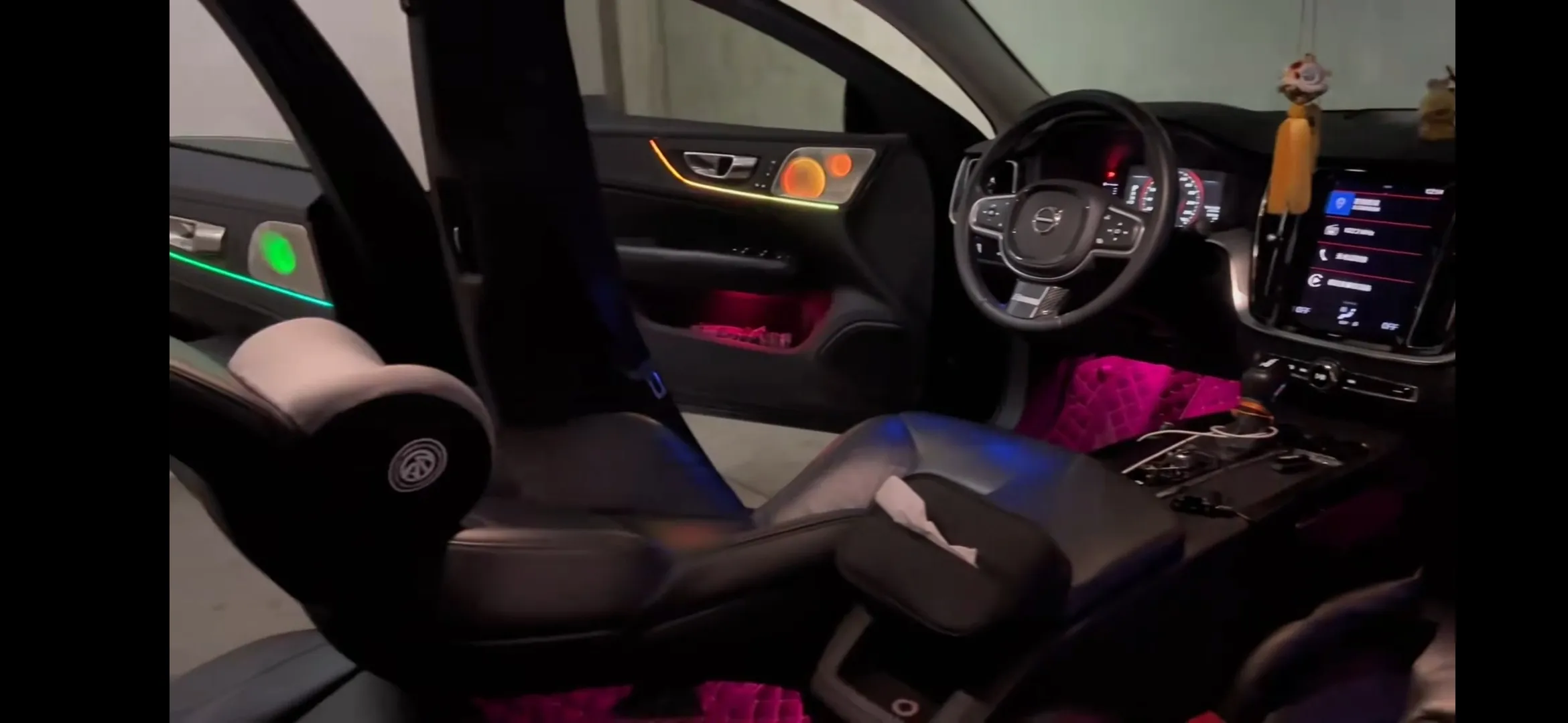 Ambient Light per Volvo XC60 (2017-2026), 256 Colori RGB