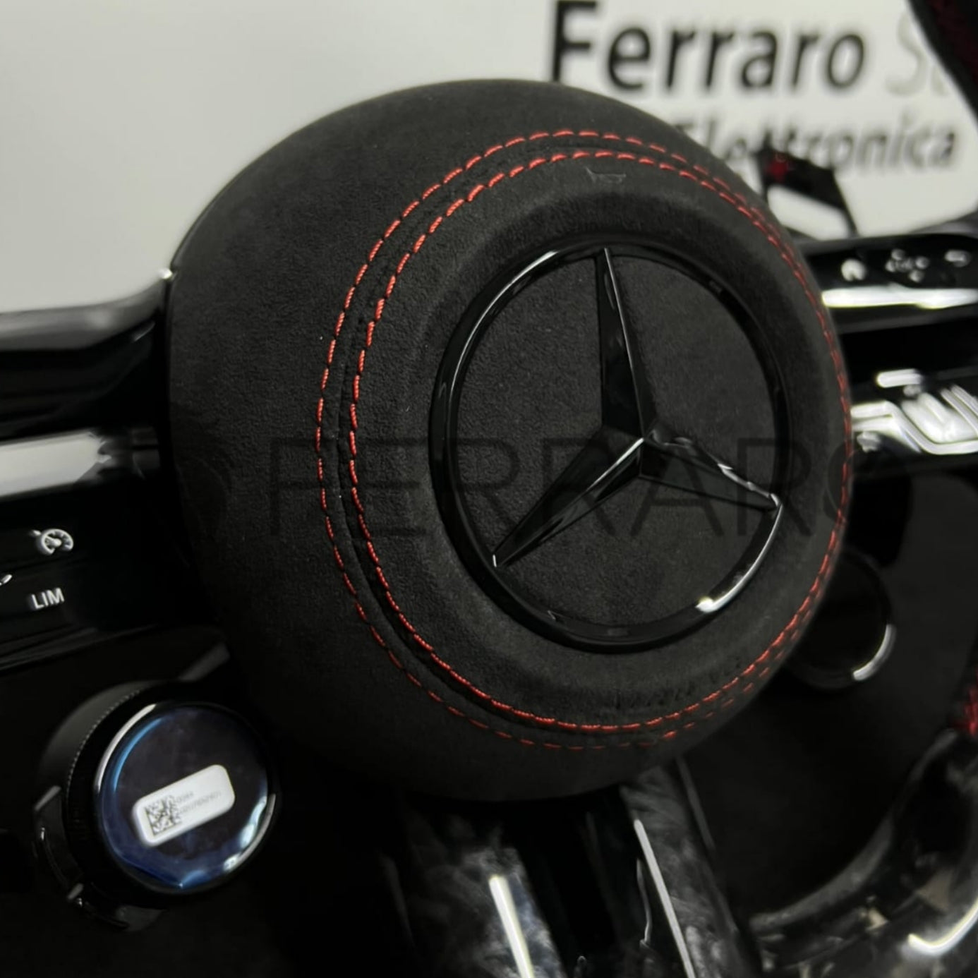 Volante per Mercedes, Carbonio Diagonale, Pelle Scamosciata, Galvanica, Linea Rossa, Pomelli AMG