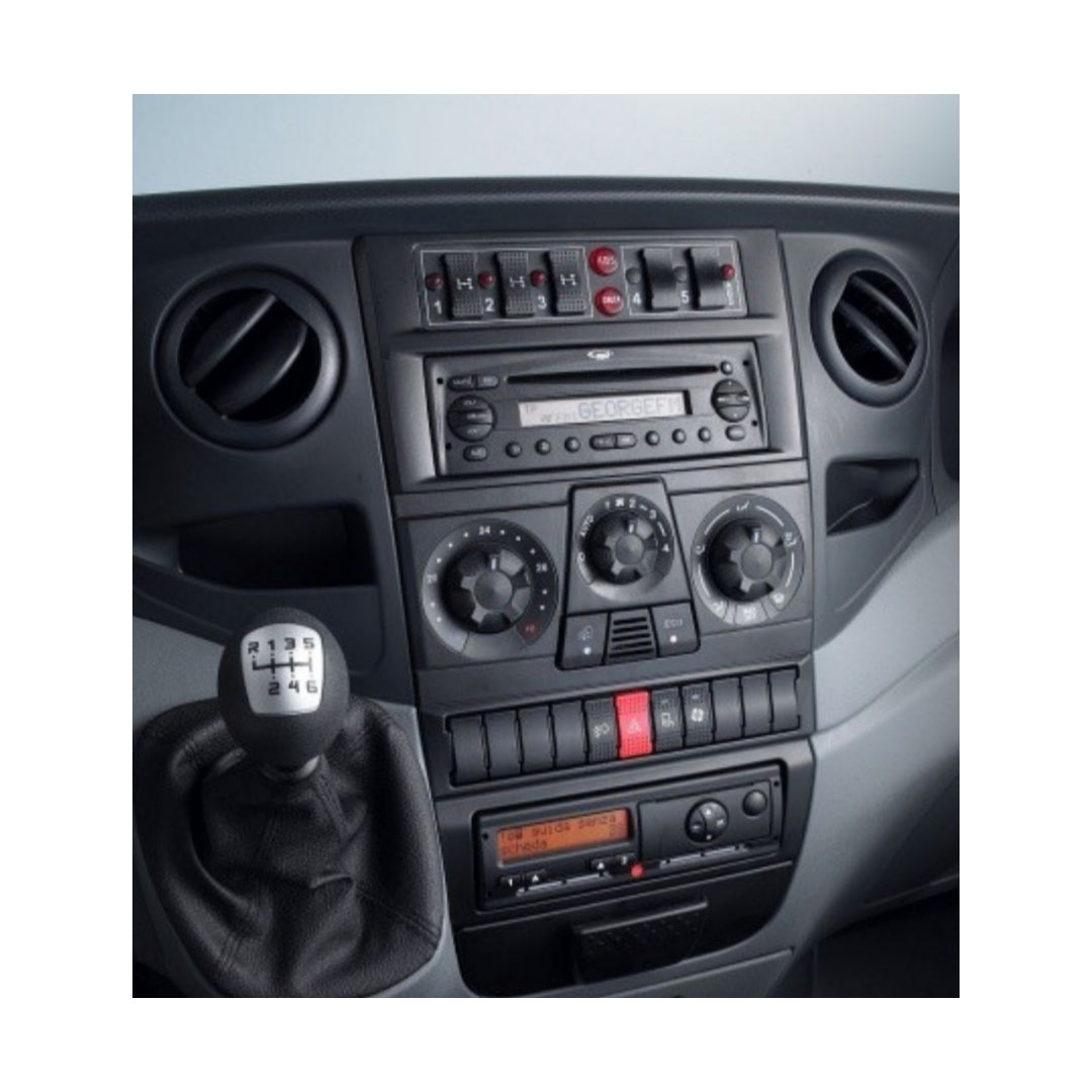 Kit Montaggio Autoradio 9"Pollici Iveco Daily (2006-2014) Mascherina, Cablaggio Autoradio Android