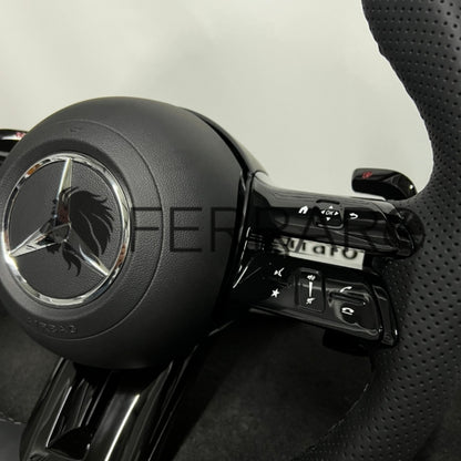 Volante per Mercedes, Nero Lucido, Logo Argento, Filo Nero, Perforato