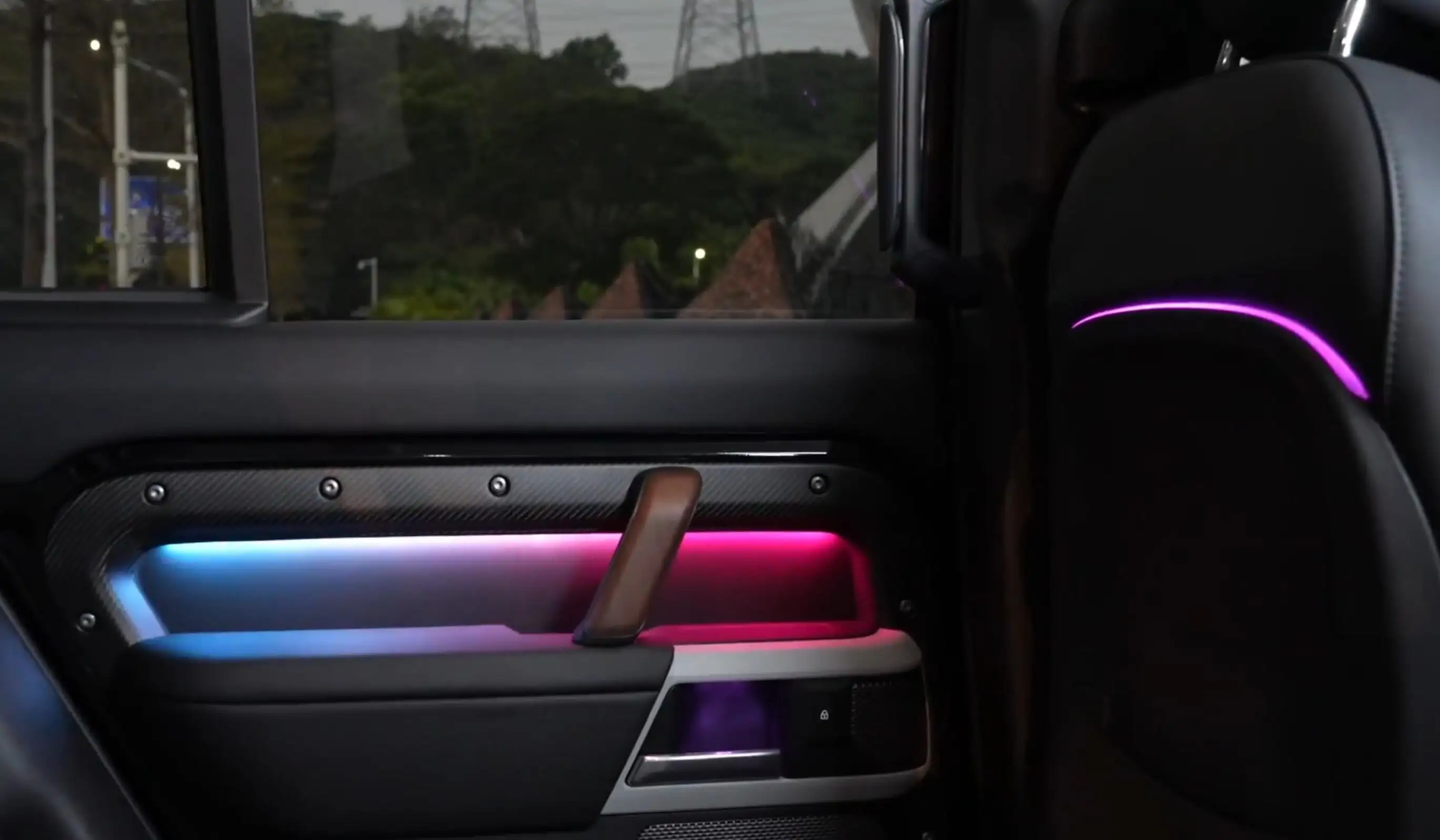 Ambient Light per Land Rover Defender L663 (2019-2026), 64 Colori RGB