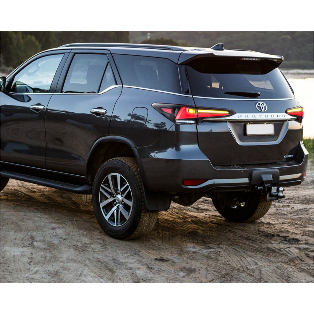 Fanali Posteriore Completo per Toyota Fortuner (2015-2020) a LED